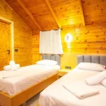 Lodges Shen Nikolla